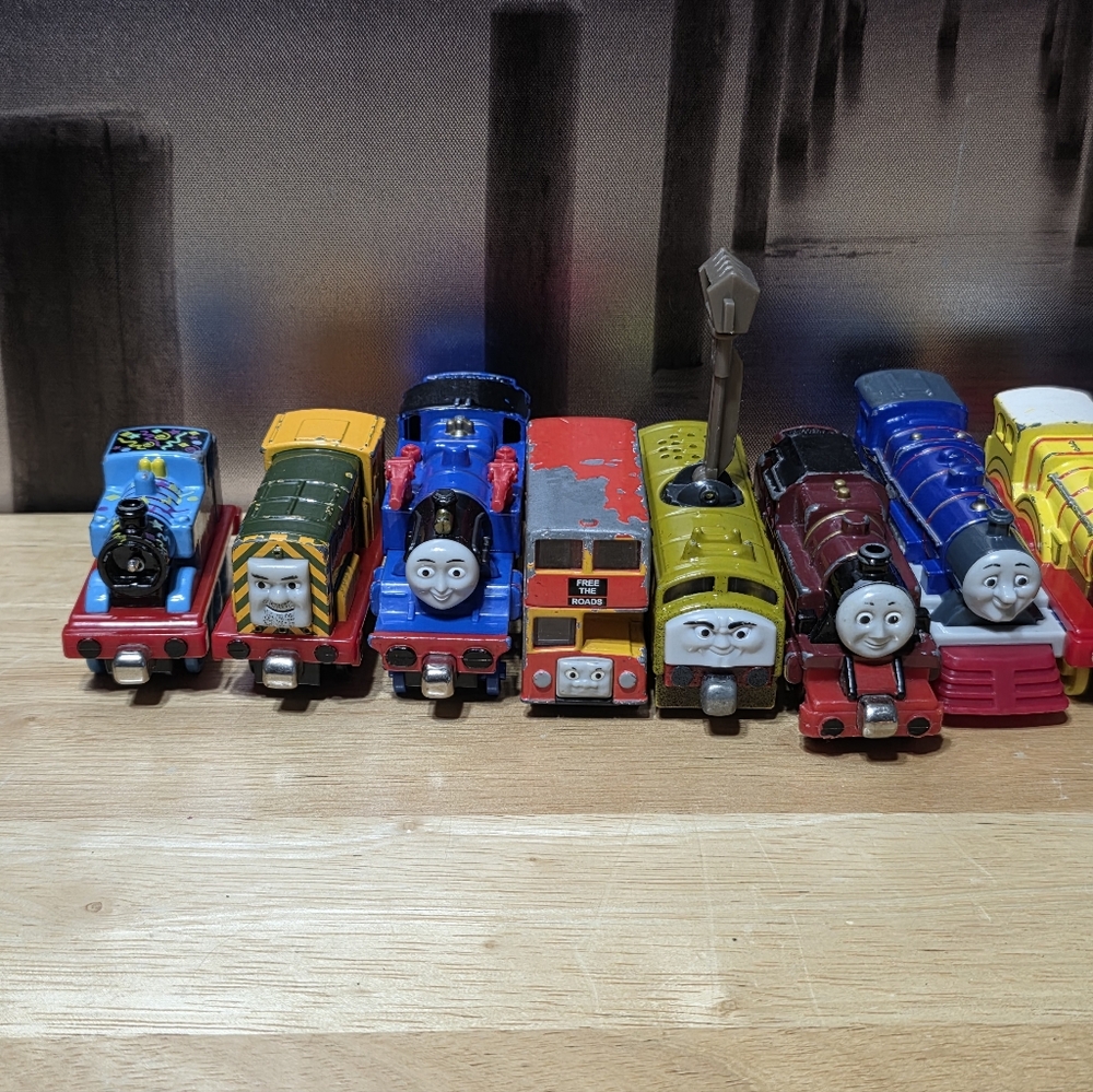 Thomas & Friends Multi-Color Train Engine Collection Molly Belle Diesel - Picture 2 of 10